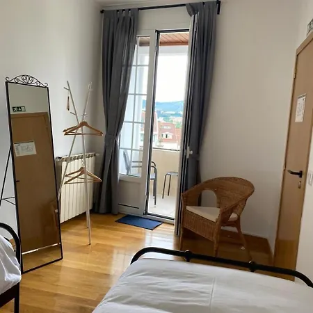 Fonte Branca - Largo Sra-a-branca Hostel Braga