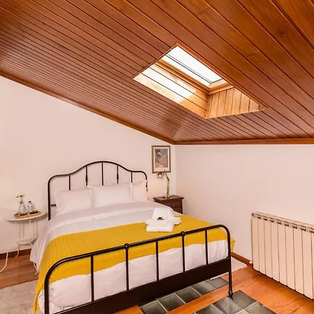 Fonte Branca - Largo Sra-a-branca Hostel Braga