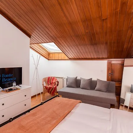 Fonte Branca - Largo Sra-a-branca Hostel